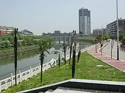 市街地を流れる錦江(辰渓)