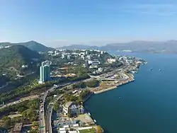 馬料水。左が香港中文大学、右の海沿いが香港サイエンスパーク