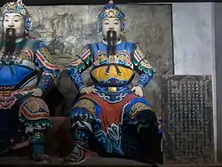 成都武侯祠の馬忠塑像(中央)