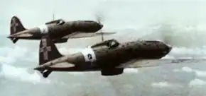 飛行するMC.202 MM7742号機(手前)(1942年1月撮影)