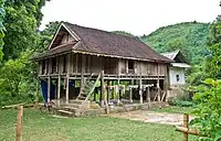 高床住居