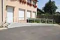 車椅子用スロープ(ランプ)(備え付け型)
