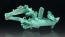 藍銅鉱の後に置き換わった孔雀石の仮晶　サイズ 13 x 6 x 4&nbsp;cm.