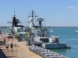 「レキル」、艦尾側。改装前であるため、旧式のボフォースMk.1 57mm砲を搭載している。