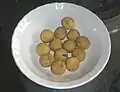 グラー（ツナなどを混ぜた小麦粉や米粉の団子）