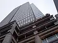 歩道より見上げる（2005年11月3日撮影）