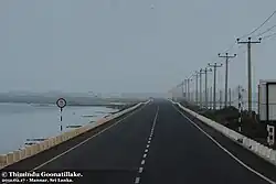マンナールに向かう道路からの風景