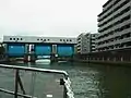 小名木川にある新小名木川水門（2011年7月23日撮影）