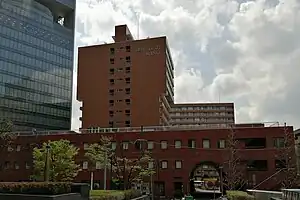 西側にニューステートメナー