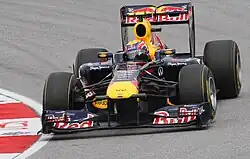 第2戦マレーシアGP予選にてマーク・ウェバーがドライブするRB7