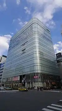 銀座店(中型店)が入居するマロニエゲート銀座1(東京都中央区)