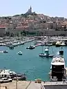 旧港よりノートルダム・ド・ラ・ガルド寺院を望む