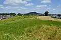 前方部（後円部から望む、背景は畝傍山）