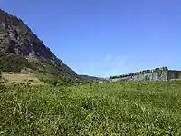 雪崩導流提1号（左）と2号