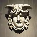 ケルンのローマ・ゲルマン博物館（英語版）所有のゴルゴン・メデューサ。西暦130年頃のもの。