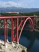 クロアチアのD8道路の:en:Maslenica Bridge