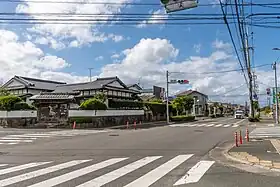 滑走路が交差していた場所。現在、2本の滑走路はいずれも道路となっている。(2021年10月撮影)