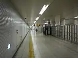 改札外のコンコース(2014年7月)