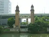 尖塔（堀川側）