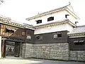 内庭から見た筋鉄門と小天守