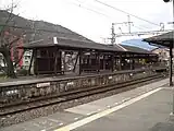 嵐山方面ホームの旅客上屋(2009年3月)