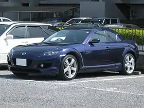 マツダ・RX-8- 外観はほぼクーペだが、通常のドア2枚に加えて、後部座席へのアクセス用に小さなドアがついている(観音開き)、という珍しいドア構成になっている。メーカーはこの車を「4ドアクーペ」と定義している。