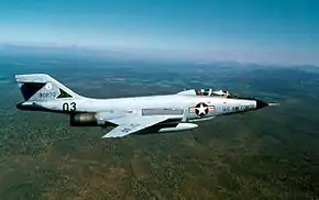 複座型F-101B