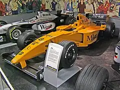 1998年のMP4-13A シーズン開始前のプロトタイプマシンで暫定カラーとしてニュージーランドナショナルカラーを復活させている