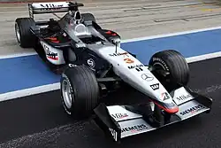 MP4-16 メルセデス