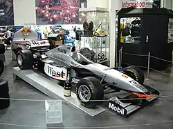 MP4-12 1997年のマシンでマクラーレンにとって最初のシルバー・アロー