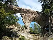 眼鏡岩
