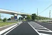 国道302号を介して愛知県道128号と接続