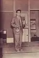 松竹新喜劇『二階の奥様』の会社員坂野（1955年7月、大阪歌舞伎座）