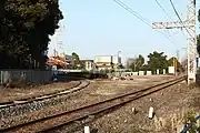 名鉄築港線(右)と名電築港駅からの引込線(左)(2014年3月)