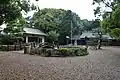 神池に架かる明治川橋