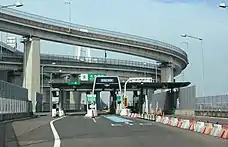 トールゲートは高架部に設置。