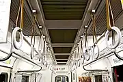 名鉄6000系電車のつり革車体中心線寄りで天井（正確には冷房ダクト）直付けなど特徴の多いつり革