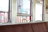 開閉式となった側面窓の内部