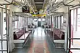 ロングシート化改造が行われた6000系車内