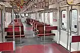 クロスシート形状が変更された6500系の車内