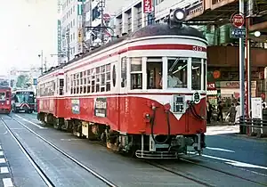 新岐阜駅前駅に停車中のモ510形