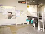 階段の踊り場にあった改札口