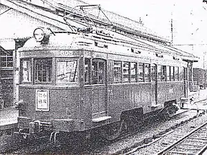 岩倉駅に停車中のモ600形電車