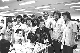 ハリウッド美容専門学校校長として教鞭をとる