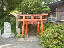 境内にある早鞆稲荷