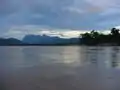 ラオス北部のルアンパバーン郡の夕刻のメコン。