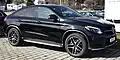 メルセデスAMG・GLE43 4MATIC クーペAMGスポーツではサイドに「AMG」バッジが冠されていたがこちらは「BITURBO」となる。
