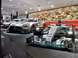 2010年代のF1ショーカーとAMG GT3(2015年)