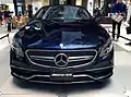 フロントグリル内にAMGエンブレムが配されている例（S65 AMG クーペ）