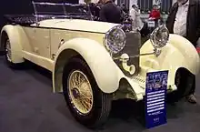 1927年: メルセデス・ベンツ・W06（タイプS）。ダイムラー・ベンツ設立初期のラジエーターマスコット。